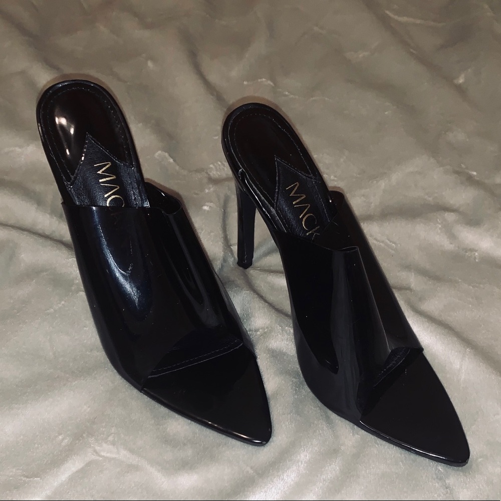 Black Pointed Toe Mule